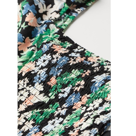 H&M women blouse. - Picture 2 of 5